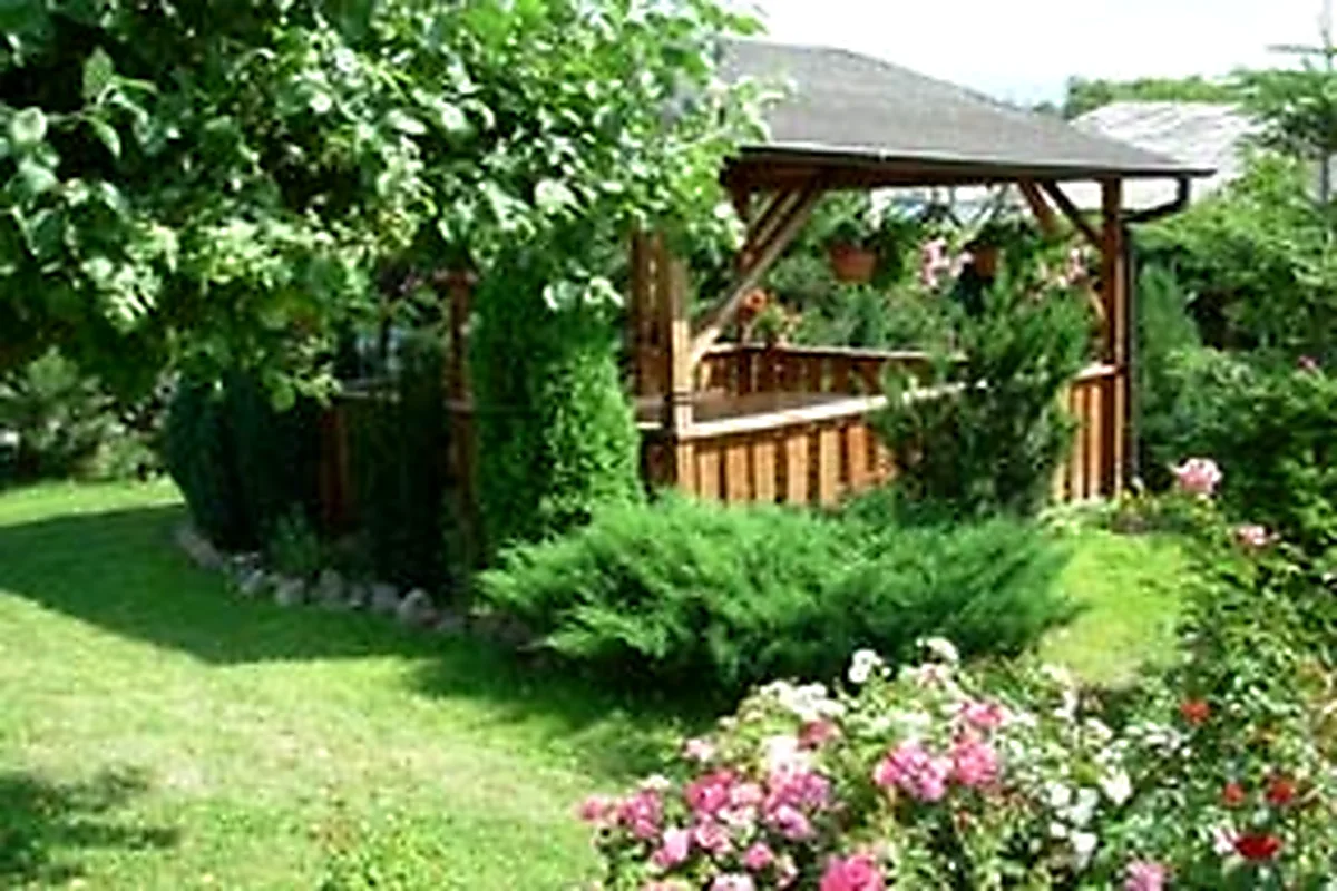 Archiwalny widok altany w Gryźlinach